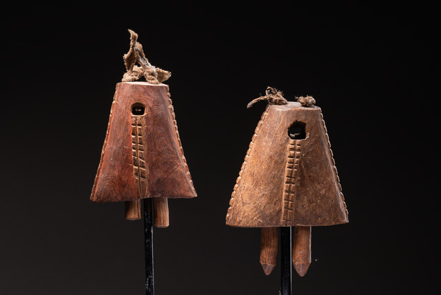 Two bells, Sudan, Size: H: 8 cm & 9,5 cm (H: 3.1 inch & 3.7 inch), ID: 3052227