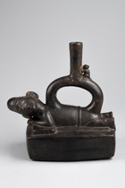 Figurative stirrup vessel, Pérou, Moche, Taille: H: 20,5 cm, ID: 3051432 - 2/4