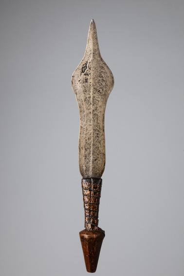 Ceremonial knife, D. R. Congo, Konda, Tumba region, Size: L: 42,5 cm (L: 16.7 inch), ID: 3050559