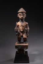 Tanzaufsatz in Form einer sitzenden Figur, Nigeria, Ibibio, Größe: H: 49 cm (H: 19.3 inch), ID: 3052217 - 4/4
