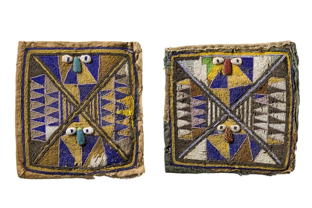 Pair of beaded panels, Nigeria, Yoruba, Size: M: 30 x 30 cm & 31,5 x 29,5 cm (M: 30 x 11.8 inch & 31,5 x 11.6 inch), ID: 3052243