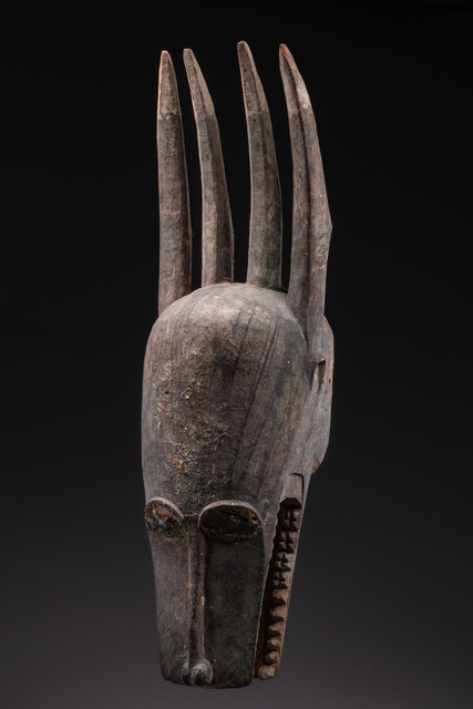 Zoomorphic mask "bonu amwin", Côte d'Ivoire, Baule, Size: L: 89 cm (L: 35.0 inch), ID: 3052121