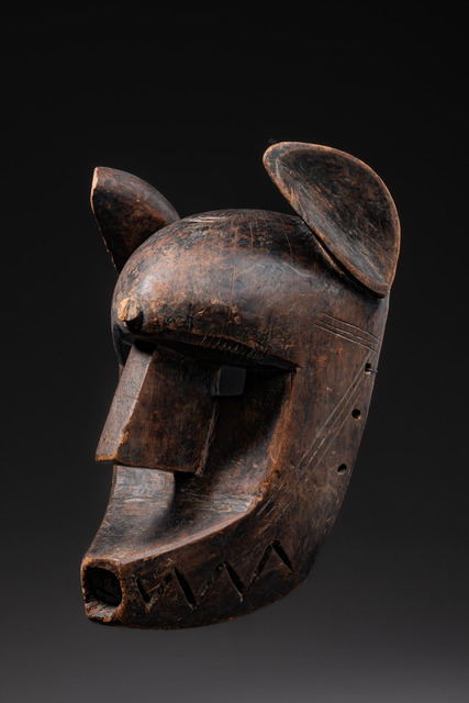 Hyena mask "suruku" of the "korè" society, Mali, Bamana, Size: H: 31,5 cm (H: 12.4 inch), ID: 3052115