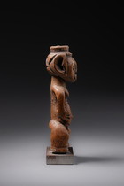 Small female power figure, D. R. Congo, Zimba / Binja, Size: H: 11,5 cm (H: 4.5 inch), ID: 3052428 - 4/5