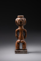Small female power figure, D. R. Congo, Zimba / Binja, Size: H: 11,5 cm (H: 4.5 inch), ID: 3052428 - 5/5