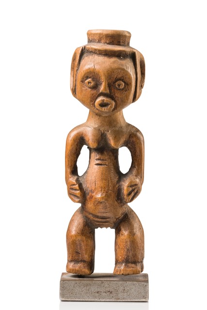 Small female power figure, D. R. Congo, Zimba / Binja, Size: H: 11,5 cm (H: 4.5 inch), ID: 3052428
