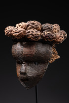 Anthropomorphe Gesichtsmaske "mukinka", D. R. Kongo, Salampasu, Größe: H: 26 cm (H: 10.2 inch), ID: 3052431 - 2/4