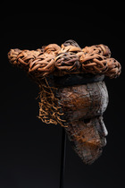 Anthropomorphe Gesichtsmaske "mukinka", D. R. Kongo, Salampasu, Größe: H: 26 cm (H: 10.2 inch), ID: 3052431 - 3/4