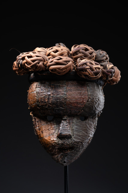 Anthropomorphic face mask "mukinka", D. R. Congo, Salampasu, Size: H: 26 cm (H: 10.2 inch), ID: 3052431