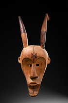 Anthropomorphic mask with horns, Cameroon, Fang, Size: H: 62,5 cm (H: 24.6 inch), ID: 3052819 - 2/5