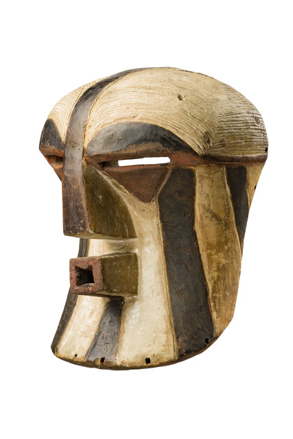 Maske "kifwebe", weiblicher Typus "kikashi", D. R. Kongo, Songe, Größe: H: ca. 35,5 cm (H: ca. 14.0 inch), ID: 3052798