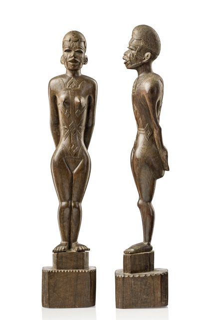 Pair of figures, ca. 1920s / 1930s, Mozambique, Makonde, Size: H: 42,5 cm (H: 16.7 inch), ID: 3052765