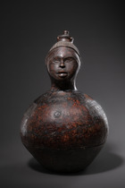 Récipient avec tête humaine, R. D. Congo, Bakongo / Woyo, Voania de Muba (†1928), Taille: H: 42,5 cm D: 25 cm (H: 16.7 inch D: 9.8 inch), ID: 3052796 - 7/7