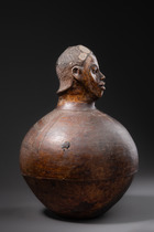 Récipient avec tête humaine, R. D. Congo, Bakongo / Woyo, Voania de Muba (†1928), Taille: H: 38 cm D: 26 cm (H: 15.0 inch D: 10.2 inch), ID: 3052770 - 3/6