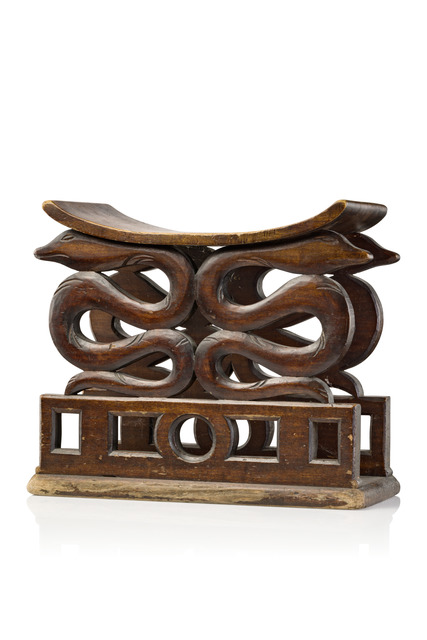 Stool "konda", before 1920, Cameroon, Duala, Size: H: 45,5 cm B: 53 cm (H: 17.9 inch B: 20.9 inch), ID: 3052909