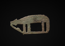 Bronzeapplikation in Gestalt eines Bären, Russland, Sibirien, Amur-Region, Ewenken, Größe: M: 3,6 cm x 7,5 cm (M: 1.4 inch x 3.0 inch), ID: 3052908 - 3/3