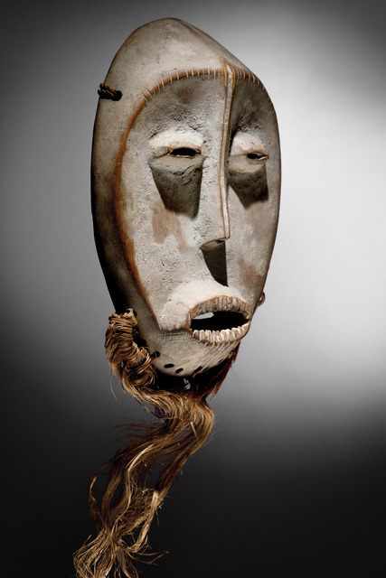 Anthropomorphe Maske "idimu", D. R. Kongo, Lega, Größe: H: 23 cm (H: 9.1 inch), ID: 3053172