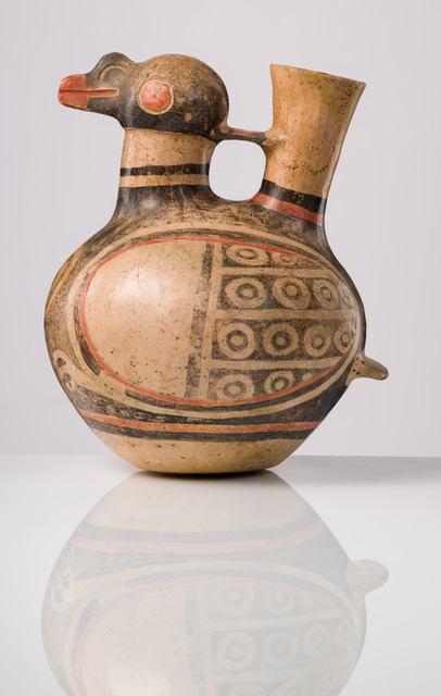 Tüllengefäß mit Bandhenkel in Form eines Vogels, ca. 300 - 500 n. Chr., Peru, Recuay, Nördliches Hochland, Größe: H: 19,5 cm (H: 7.7 inch), ID: 3050258