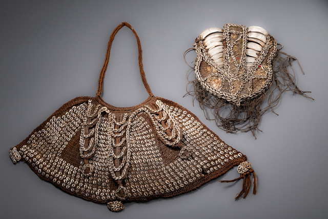 Traditional netbag "bilum", Papua New Guinea - East Sepik Province, northern Maprik coastal area, Size: H: 22,5 cm B: 49 cm (H: 8.9 inch B: 19.3 inch), ID: 3052337