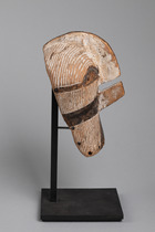 Kleine männliche "kifwebe"- Maske "kilume", D. R. Kongo, Songe, Größe: H: 17,5 cm (H: 6.9 inch), ID: 3050461 - 2/4