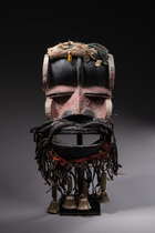 Anthropozoomorphic mask with hinged jaw, Côte d'Ivoire, Wé-Guéré (Ngere), Size: H: 28 cm 43 cm (with bells) (H: 11.0 inch 16.9 inch (with bells)), ID: 3050914 - 2/4