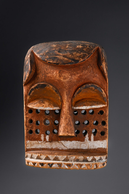 Anthropomorphic face mask "kindombolo", R. D. Congo, Pende, Est, Taille: H: 22 cm, ID: 3050922