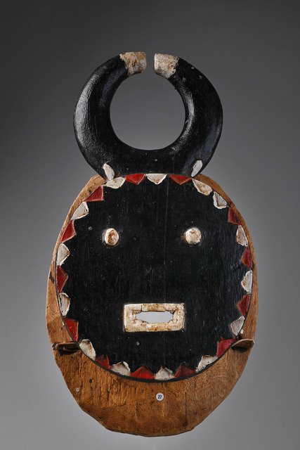Face mask "kple kple yassoua" of the "goli" group, Côte d'Ivoire, Baule, Size: H: 39 cm (H: 15.4 inch), ID: 3050917