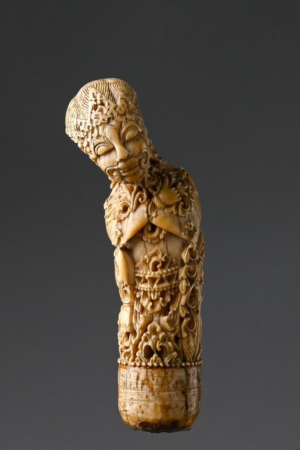 Poignée d'un poignard cérémoniel "kris", vers 1880/90, Indonésie - Java, Taille: H: 9,5 cm (H: 3.7 inch), ID: 3050930