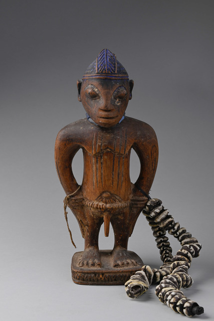 Male twin figure "ere ibeji", Nigéria, Yoruba, Oyo, Oke Iho, Taille: H: 24 cm, ID: 3050924
