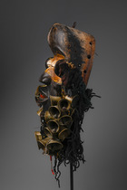 Female singer mask "nineagla", Côte d'Ivoire, Wè-Wobé, Size: H: 32 cm (H: 12.6 inch), ID: 3050909 - 3/4