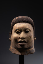 Männliche Helmmaske "lipiko" (pl. "mapiko"), Mosambik, Makonde, Größe: H: 23 cm (H: 9.1 inch), ID: 3050901 - 2/5