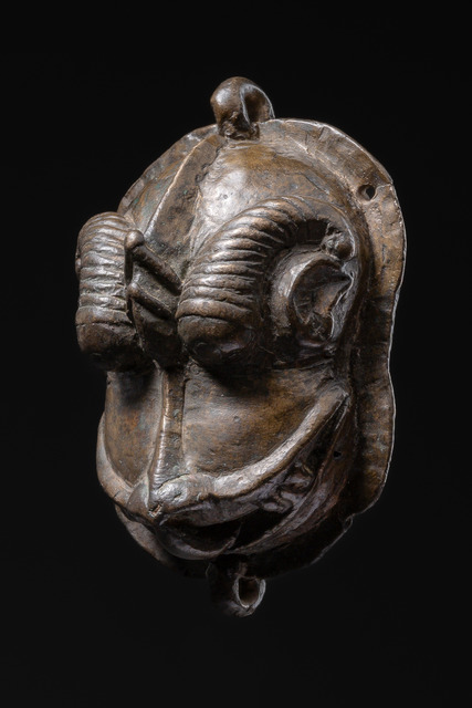 Zoomorphic amulet, India - Karnataka, Size: H: 7 cm (H: 2.8 inch), ID: 3050929