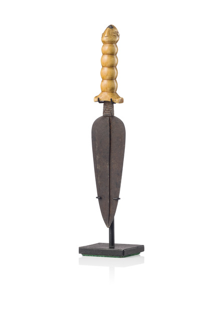Kleiner Zier- / Prestigedolch, D. R. Kongo, Azande / Mangbetu, Größe: H: 18,5 cm (H: 7.3 inch), ID: 3050960