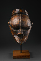 Anthropomorphe Gesichtsmaske "kasangu", D. R. Kongo, Salampasu, Größe: H: 32 cm (H: 12.6 inch), ID: 3050952 - 2/4