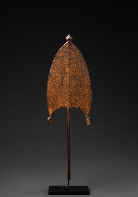 Iron currency "mbili Ngbaka", D. R. Congo, Ngbaka, Mbanza, Lobala, Size: H: 45,5 cm (H: 17.9 inch), ID: 3051663