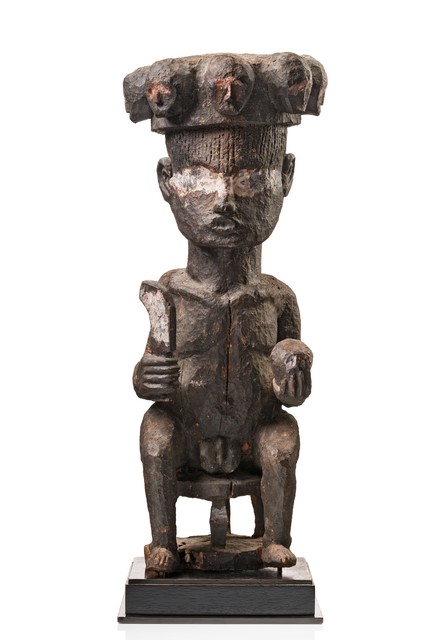 Early shrine figure "ikenga", 19th century, Nigeria, Igbo, Size: H: 66 cm (H: 26.0 inch), ID: 3052645