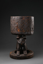 Karyatidengefäß mit Leopard, Kameruner Grasland, Babanki oder Nachbarn, Größe: H: 34 cm D: 19,5 cm / 21,5 cm (H: 13.4 inch D: 7.7 inch / 8.5 inch), ID: 3051605 - 2/6