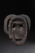Anthropozoomorphic face mask of the "ekpo" society, Nigeria, Ogoni, Size: H: 24 cm (H: 9.4 inch), ID: 3051611 - 4/4