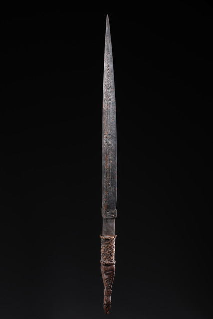 Objet rituel en forme de crocodile stylisé, Papouasie-Nouvelle-Guinée - Sepik, Taille: L: 79 cm (L: 31.1 inch), ID: 3051878