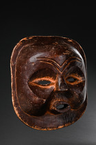 Anthropomorphe Gesichtsmaske "sachihongo", Sambia, Mbunda / Mbalango, Größe: H: 46,5 cm B: 43 cm (H: 18.3 inch B: 16.9 inch), ID: 3051610 - 3/4