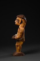 Male shrine figure "alusi", Nigeria, Igbo, Size: H: 47 cm (H: 18.5 inch), ID: 3051726 - 2/5