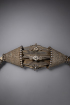 Bijoux avec des disques en forme d'assiette ornés de coquillages, Inde du Sud, Tamil Nadu, Monts Nilgiri, Toda, Taille: L: 259 cm D: 38 cm (shell discs) (L: 102.0 inch D: 15.0 inch (shell discs)), ID: 3052030 - 4/4