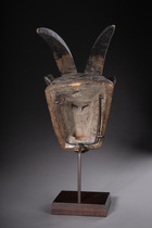Horn mask of the "dye" mask ensemble, Côte d'Ivoire, Guro, Size: H: 42,5 cm (H: 16.7 inch), ID: 3052136 - 5/5