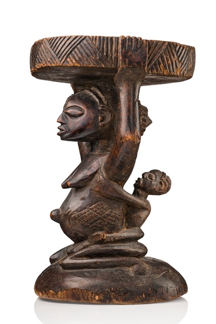 Karyatidenhocker "kipona" ("kihona") mit Maternité, D. R. Kongo, Luba, Größe: H: 40,5 cm (H: 15.9 inch), ID: 3052449