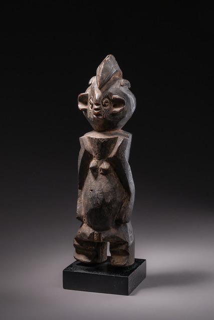 Standing female figure, Nigéria, Chamba, Taille: H: 30 cm, ID: 3052270