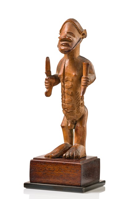 Standing male figure "mukuya", D. R. Congo, Bembe, Size: H: 14 cm (H: 5.5 inch), ID: 3051999
