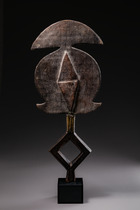 Reliquiarwächterfigur "mbulu-ngulu" oder "boho-na-bwete", Gabun, Kota, Größe: H: 59,5 cm (H: 23.4 inch), ID: 3052083 - 2/5