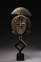 Reliquiarwächterfigur "mbulu-ngulu" oder "boho-na-bwete", Gabun, Kota, Größe: H: 59,5 cm (H: 23.4 inch), ID: 3052083 - 4/5