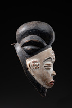 Schöne weibliche Gesichtsmaske "okuyi" oder "mukuyi", Gabun, Punu, Größe: H: 28,5 cm (H: 11.2 inch), ID: 3052075 - 4/5