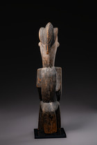 Seated female figure, Gabon, Punu / Tsangui, Size: H: 58,5 cm (H: 23.0 inch), ID: 3052094 - 2/5